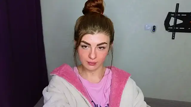  comefeelme  online show from 6, 2, 2025