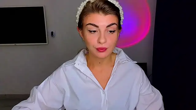  comefeelme  online show from 3, 11, 2025