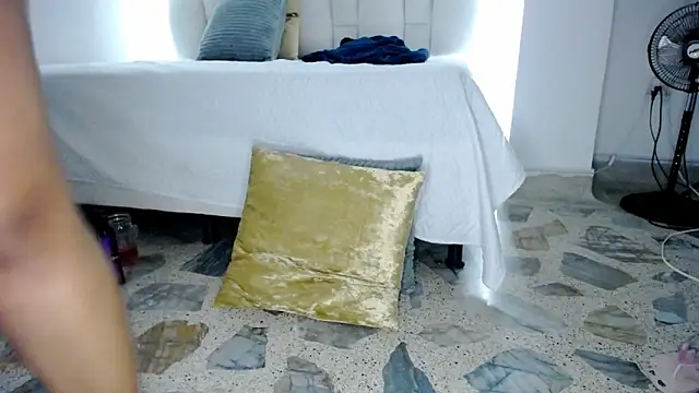 tiffany  pink online show from 26, 2, 2025