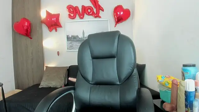 Snapshot of Cheryl_JONES chatting on 21, 2, 2026 Cheryl JONES online show from 21, 2, 2026