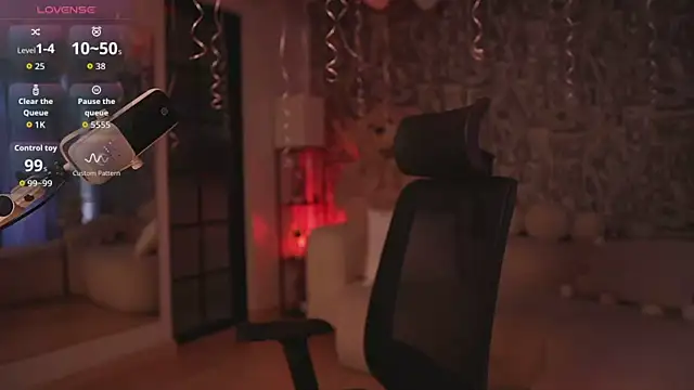 HannahW  online show from 25, 10, 2025