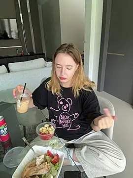 Nura n Sarah online show from 7, 3, 2025