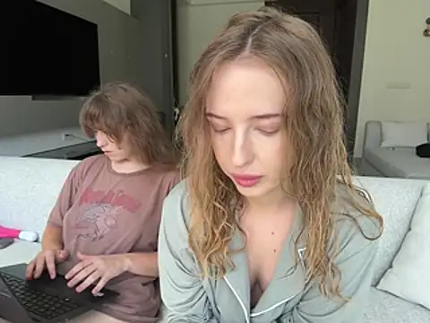 Nura n Sarah online show from 13, 3, 2026