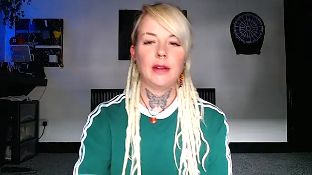 Snapshot of pixiedreadx chatting on 24, 10, 2025 pixiedreadx online show from 24, 10, 2025