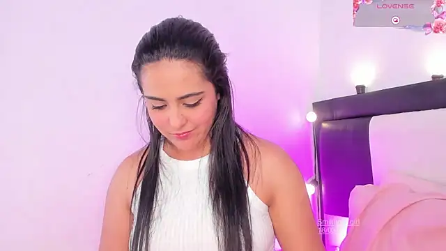 smiling  girl2 online show from 19, 3, 2025