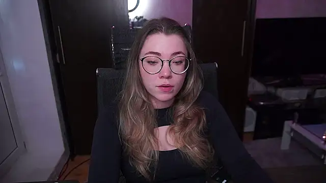 Snapshot of RemyCute chatting on 19, 6, 2026 RemyCute online show from 19, 6, 2026