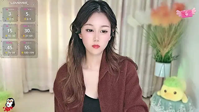 Aimee-520 online show from 15, 10, 2025