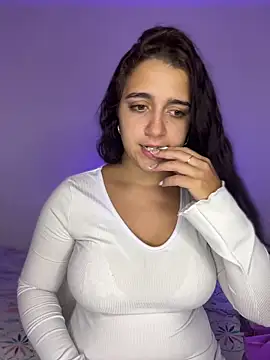 Snapshot of Alicia_Ruiz chatting on 14, 11, 2025 Alicia Ruiz online show from 14, 11, 2025