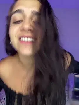 Snapshot of Alicia_Ruiz chatting on 19, 11, 2025 Alicia Ruiz online show from 19, 11, 2025