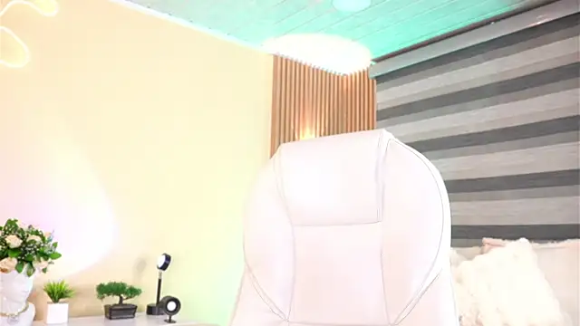 Snapshot of MatiasKorn chatting on 5, 12, 2025 MatiasKorn online show from 5, 12, 2025