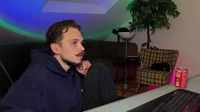 naked psy online show from 31, 3, 2026