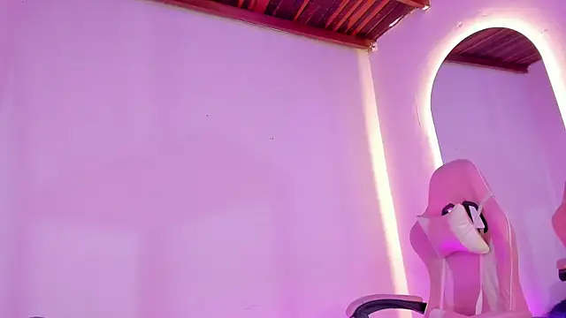 Snapshot of _girl_fernanda_ chatting on 20, 11, 2025 girl fernanda online show from 20, 11, 2025