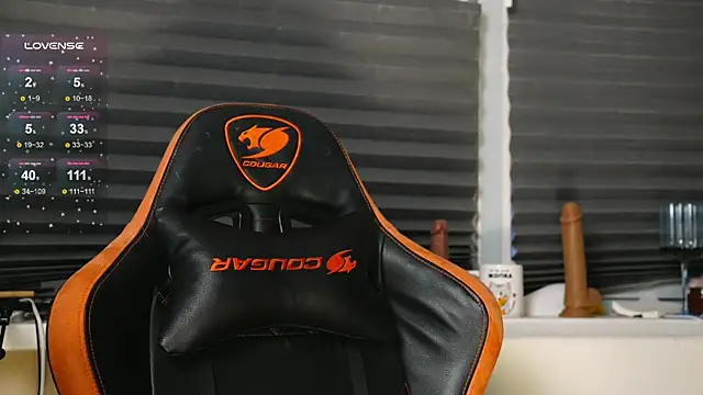 Snapshot of BlueCherryy chatting on 8, 11, 2025 BlueCherryy online show from 8, 11, 2025