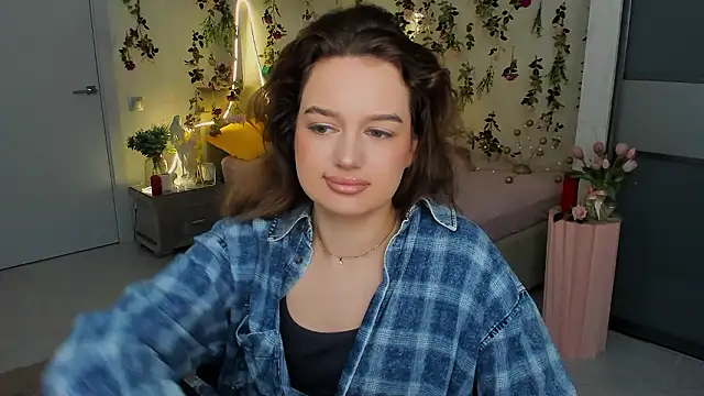 MiracleCurly online show from 8, 2, 2026