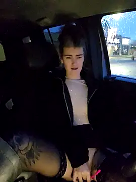 Lilmissvyx online show from 2, 1, 2025