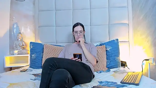 Hecatee 77 online show from 17, 10, 2025