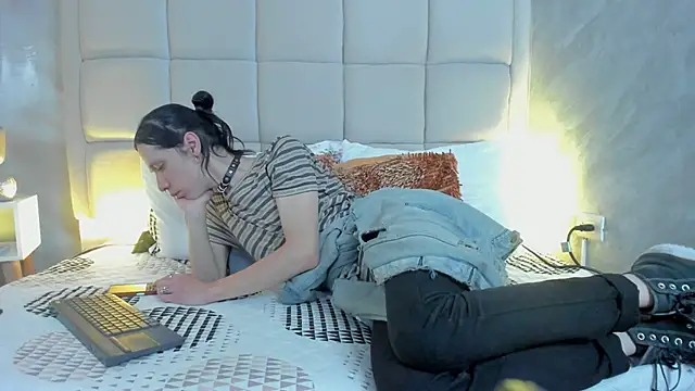 Snapshot of Hecatee_77 chatting on 11, 2, 2026 Hecatee 77 online show from 11, 2, 2026