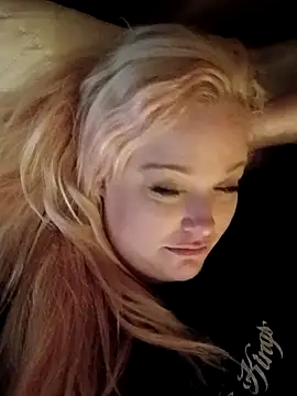 Cumslutsnowbunnie69 online show from 17, 4, 2026