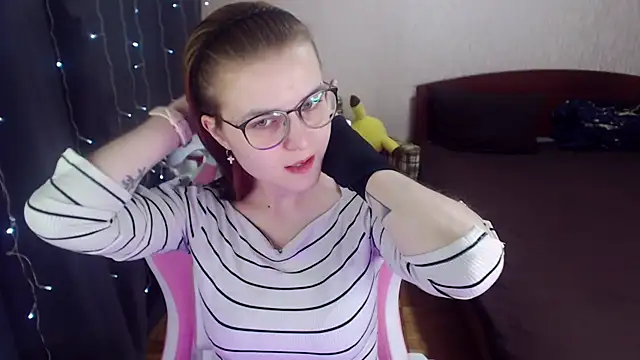 MissBrightShine online show from 11, 2, 2025