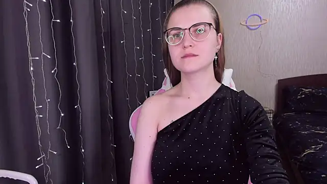 MissBrightShine online show from 19, 2, 2025