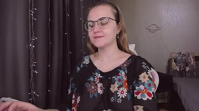 MissBrightShine online show from 13, 11, 2025