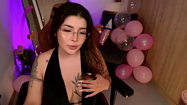 Snapshot of LisaMonroe_ chatting on 14, 5, 2026 LisaMonroe online show from 14, 5, 2026