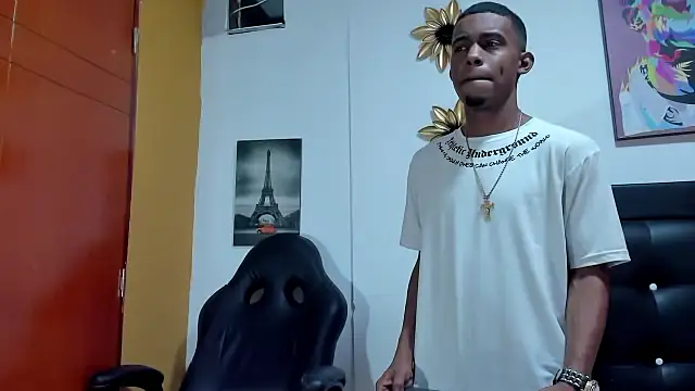 Snapshot of ethan_bigcock_ chatting on 4, 12, 2025 ethan bigcock online show from 4, 12, 2025