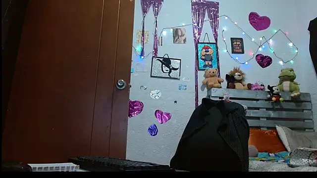 Saray extrovert  online show from 2, 12, 2024