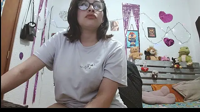 Saray extrovert  online show from 3, 12, 2024