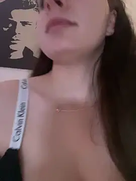 Snapshot of EllyNora chatting on 24, 10, 2025 EllyNora online show from 24, 10, 2025