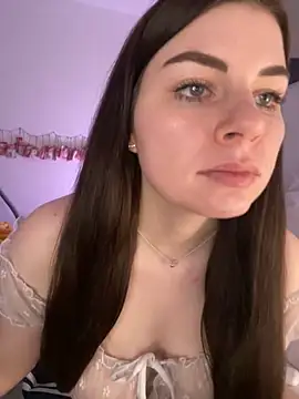 Snapshot of EllyNora chatting on 4, 12, 2025 EllyNora online show from 4, 12, 2025