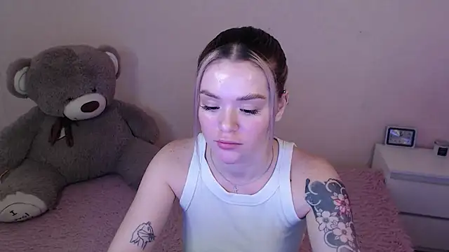 miaacatt online show from 23, 1, 2025