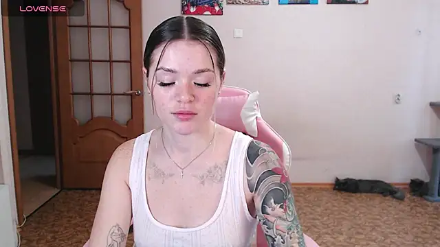 miaacatt online show from 23, 11, 2025