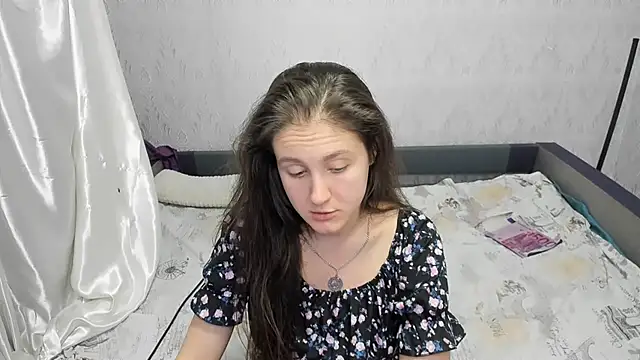 Holliy Cooper online show from 14, 1, 2025