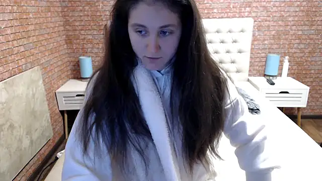 Holliy Cooper online show from 20, 1, 2025