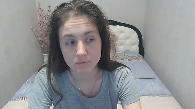 Holliy Cooper online show from 5, 2, 2025