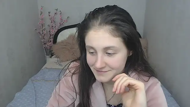 Holliy Cooper online show from 12, 2, 2025