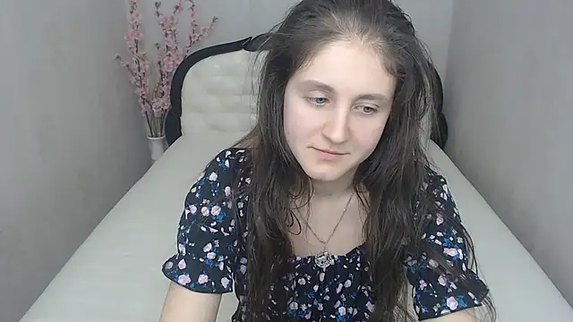 Holliy Cooper online show from 14, 2, 2025