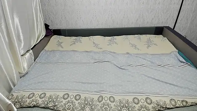 Holliy Cooper online show from 28, 2, 2025