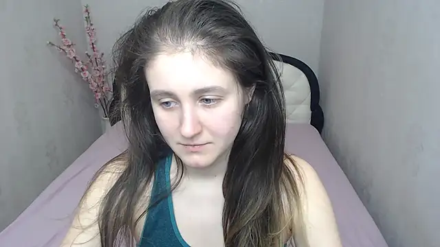 Holliy Cooper online show from 11, 3, 2026