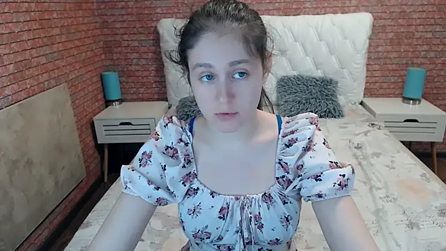 Holliy Cooper online show from 13, 7, 2026