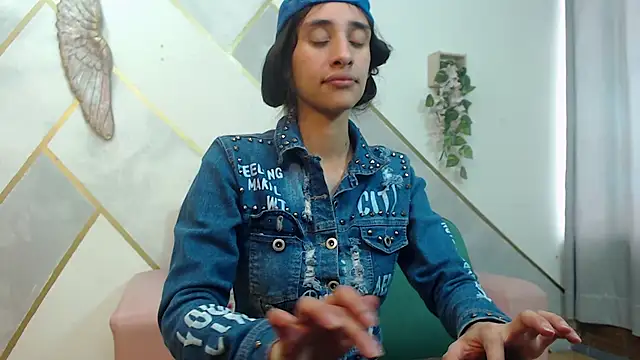 Snapshot of RoxanaCyrano_ chatting on 21, 10, 2025 RoxanaCyrano online show from 21, 10, 2025