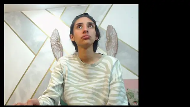 Snapshot of RoxanaCyrano_ chatting on 28, 10, 2025 RoxanaCyrano online show from 28, 10, 2025