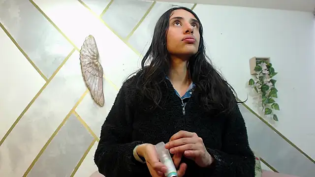 Snapshot of RoxanaCyrano_ chatting on 11, 11, 2025 RoxanaCyrano online show from 11, 11, 2025