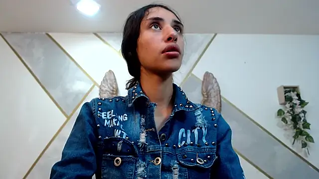 Snapshot of RoxanaCyrano_ chatting on 24, 11, 2025 RoxanaCyrano online show from 24, 11, 2025