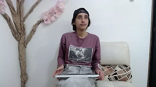 Snapshot of RoxanaCyrano_ chatting on 1, 12, 2025 RoxanaCyrano online show from 1, 12, 2025