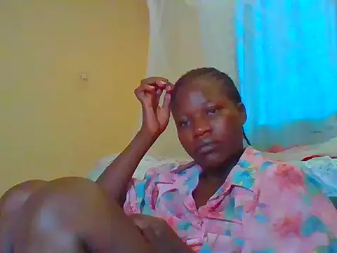 Snapshot of prettychic5 chatting on 19, 4, 2026 prettychic5 online show from 19, 4, 2026