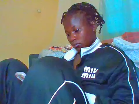 Snapshot of prettychic5 chatting on 12, 5, 2026 prettychic5 online show from 12, 5, 2026