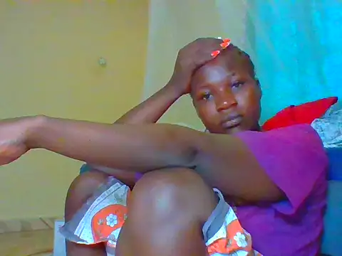 Snapshot of prettychic5 chatting on 13, 5, 2026 prettychic5 online show from 13, 5, 2026