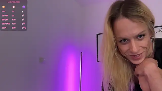 julia-01 online show from 15, 11, 2025